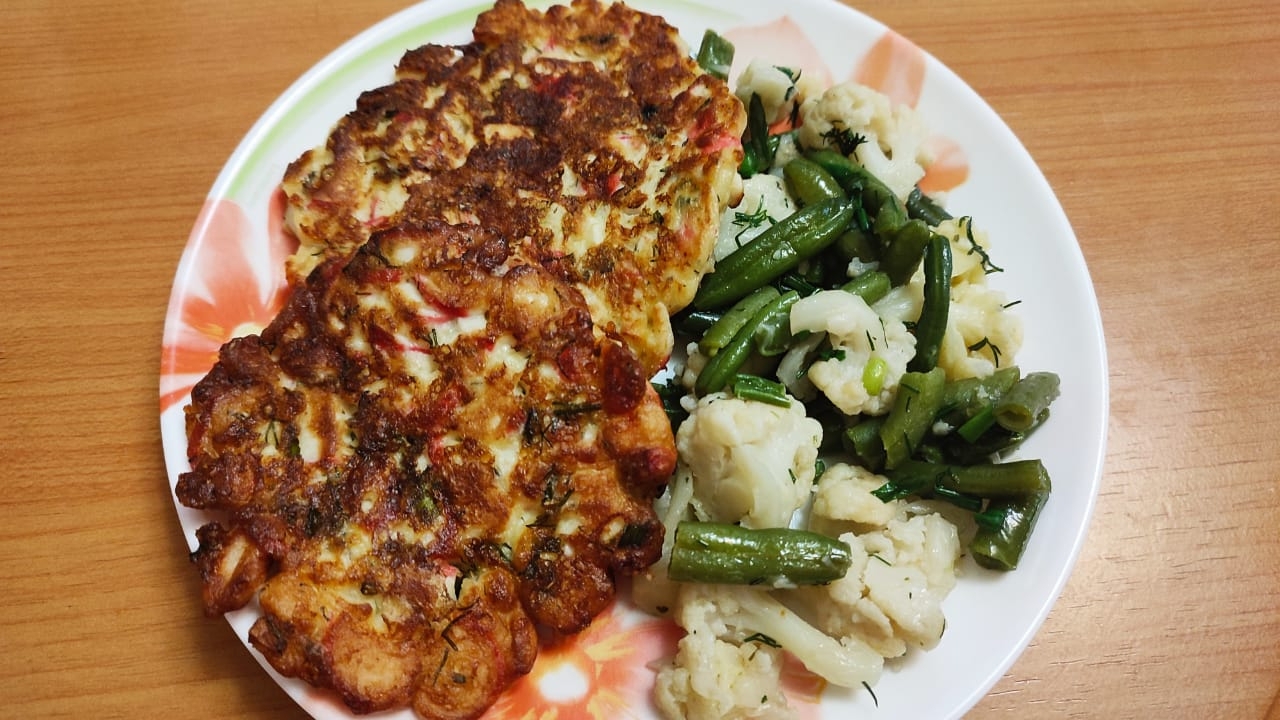 Нежные котлетки из крабовых палочек: быстро, дешево и очень вкусно