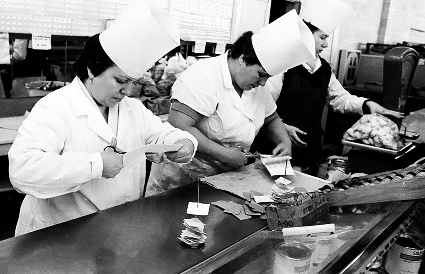 День в истории ЕАО: отмена продуктовых карточек, в Биробиджане появилась улица Кирова